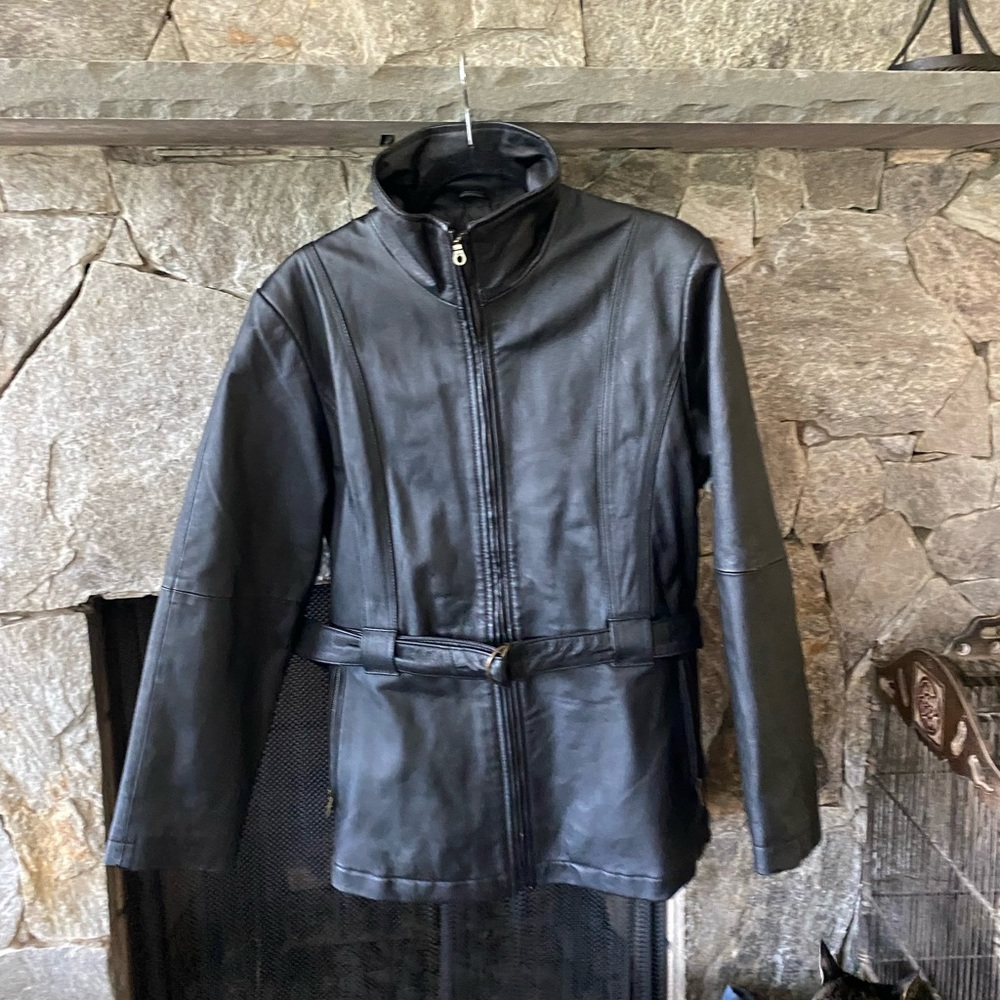 Comint belted genuine leather jacket